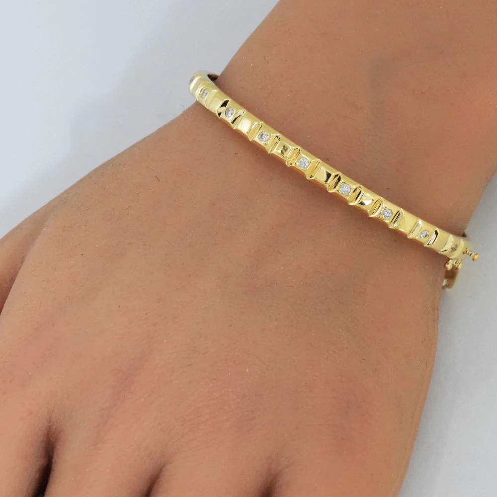 <span style="color:purple">SPECIAL!</span>.24ct G SI 14K Yellow Gold Round Diamond Bangle Bracelet - Image 2