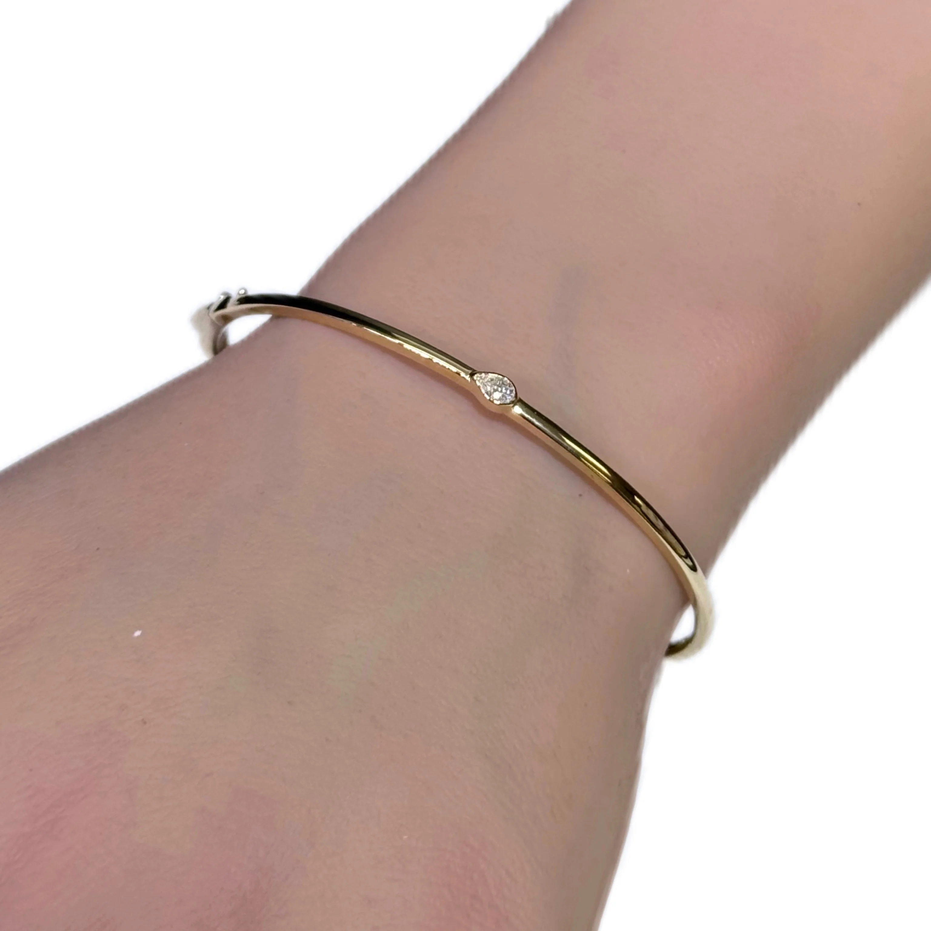<span style="color:purple">SPECIAL!</span> .14ct G SI 14K Yellow Gold Oval Diamond Solitaire Bangle Bracelet - Image 2