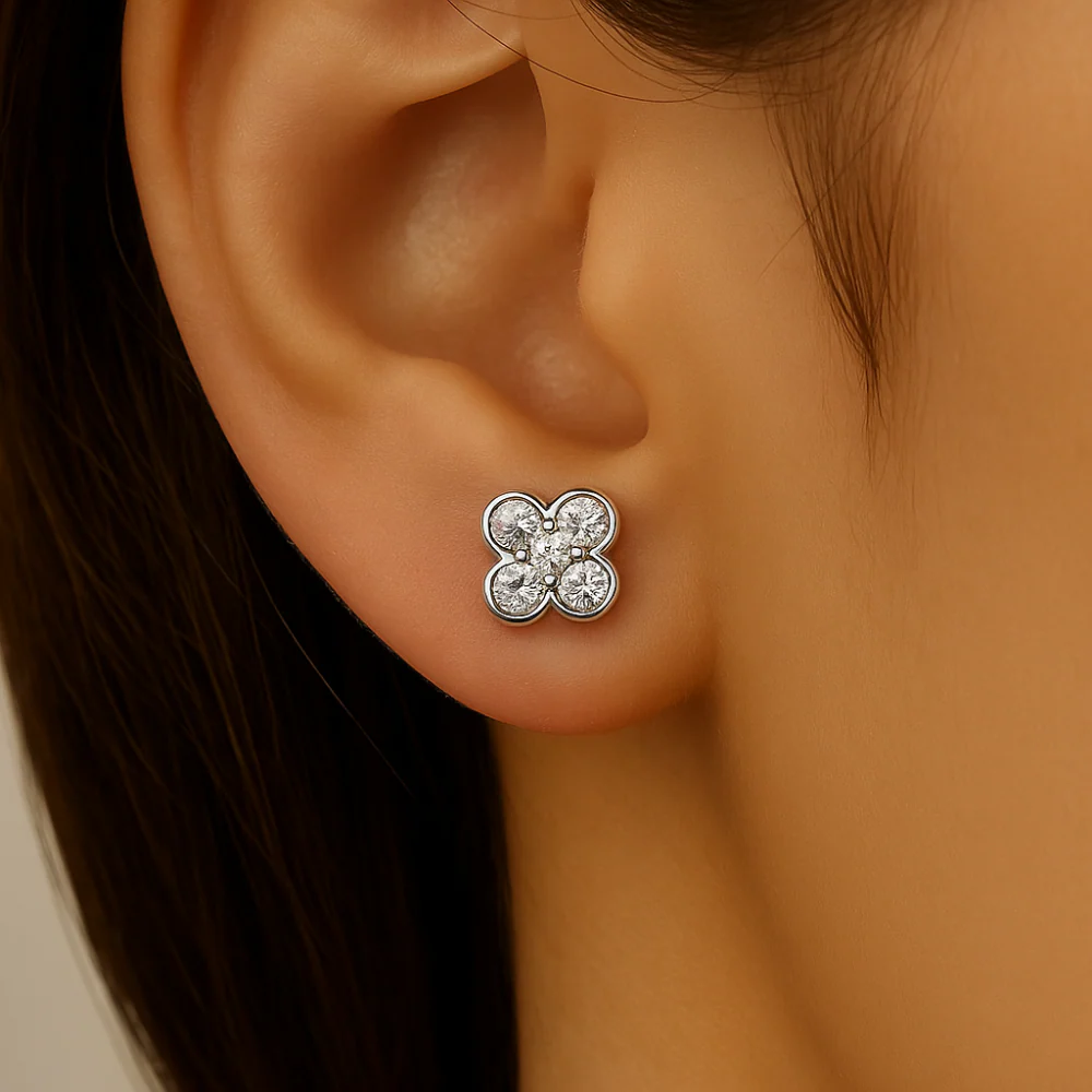.26ct G SI 14K White Gold Diamond Clover Earrings - Image 2