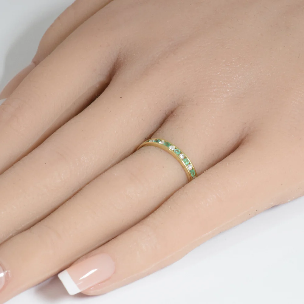 <span>DIAMOND CLOSEOUT! </span>.26ct G SI 14K Yellow Gold Diamond & Emerald Gemstone Anniversary Band Ring Size 6.5 - Image 2