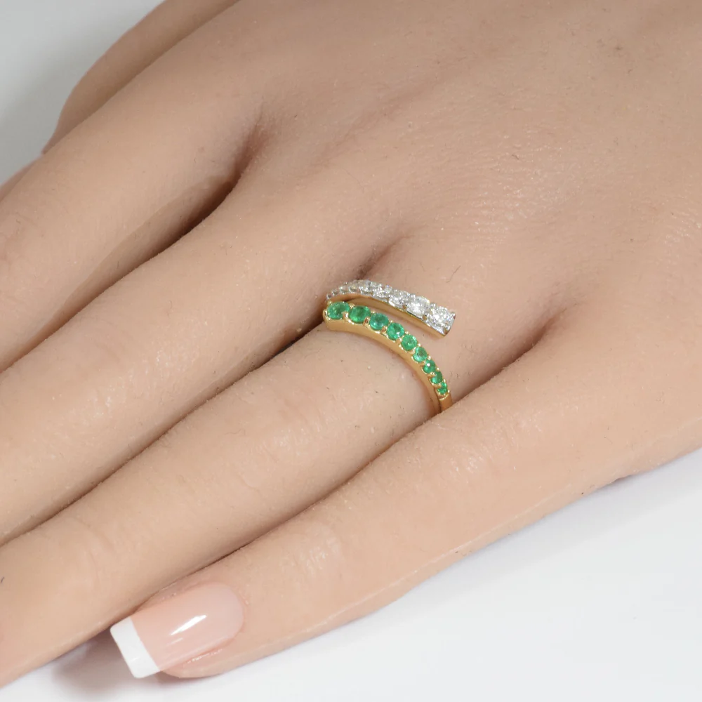 <span style="color:purple">SPECIAL!</span>.48ct G SI 14K Yellow Gold Diamond Emerald Band Ring Size 6.5 - Image 2