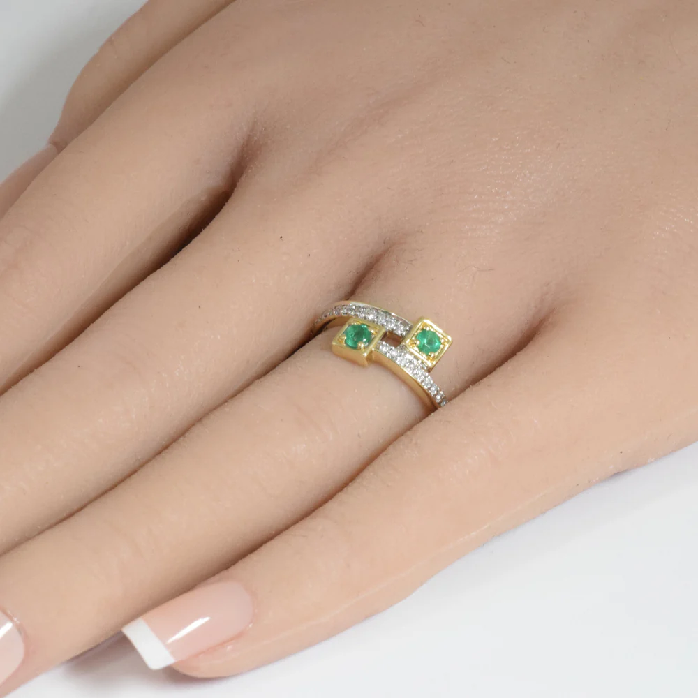 <span style="color:purple">SPECIAL!</span> .34ct G SI 14K Yellow Gold Diamond & Green Emerald Wrap Around Band Ring Size 6.5 - Image 2