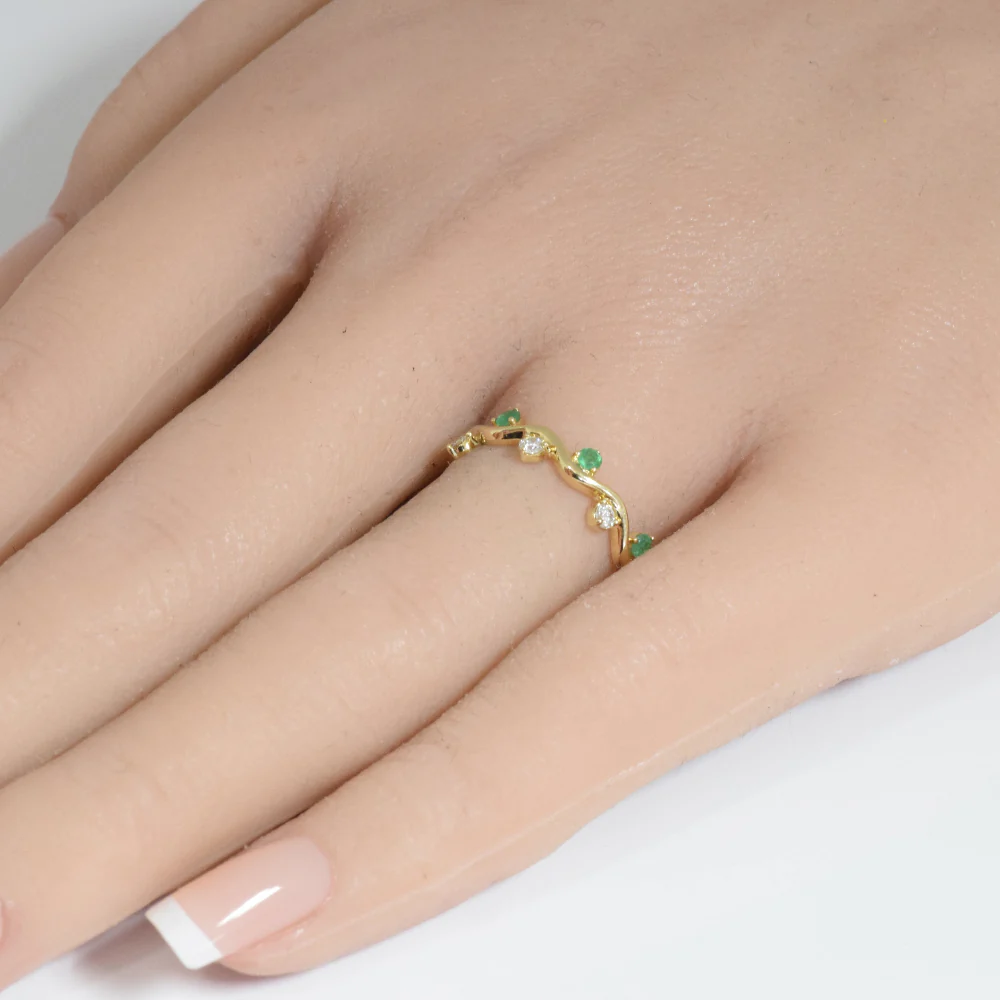 .20ct G SI 14K Yellow Gold Diamond & Emerald Gemstones Band Ring Size 6.5 - Image 2