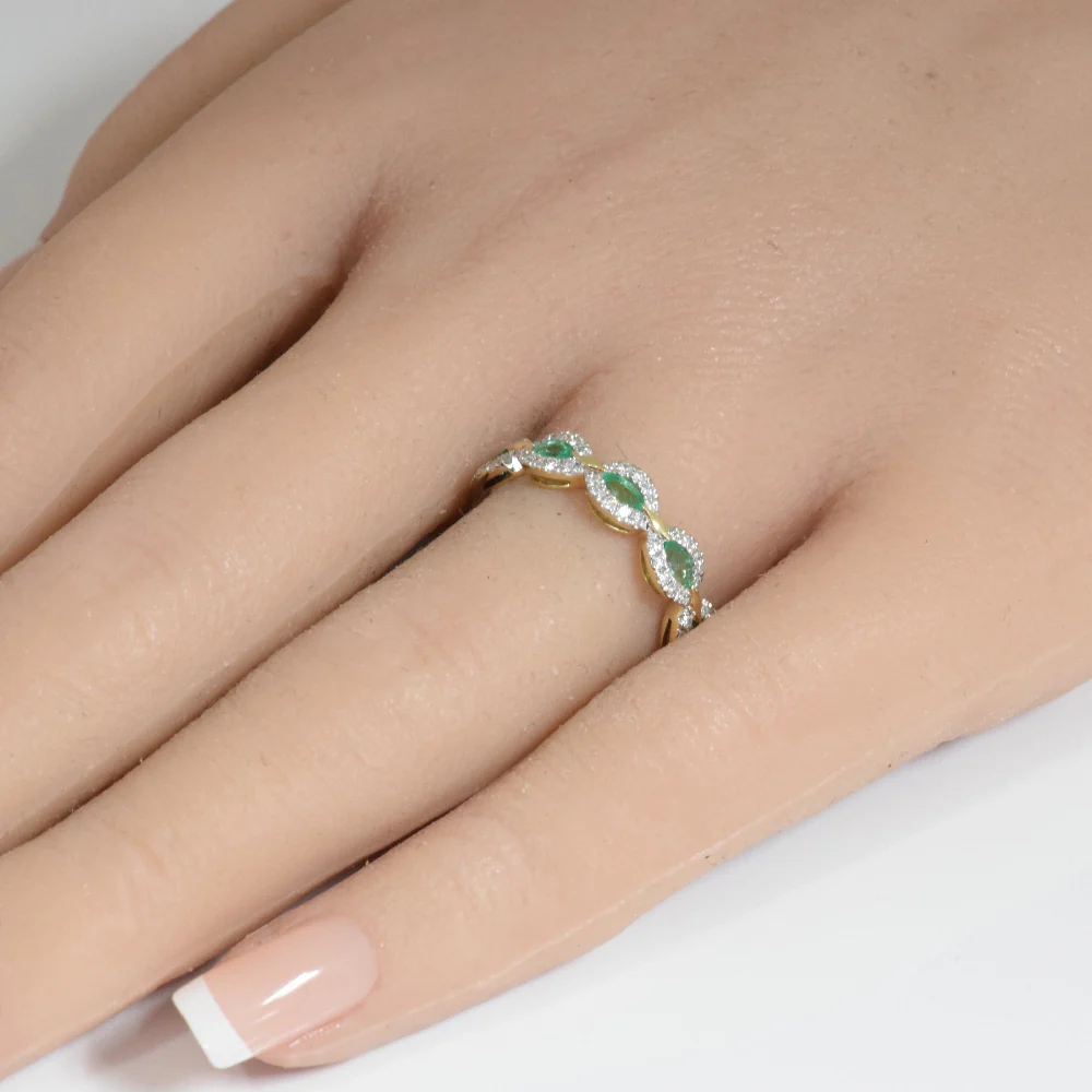 <span style="color:purple">SPECIAL!</span>.61ct G SI 14K Yellow Gold Diamond & Emerald Gemstone Band Ring Size 6.5 - Image 2