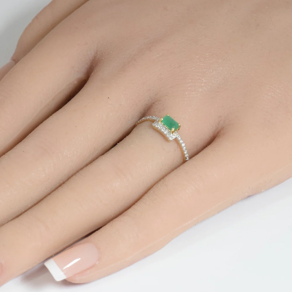 <span style="color:purple">SPECIAL!</span> .46ct G SI 14K Yellow Gold Diamond & Emerald Gemstone Band Ring Size 6.5 - Image 2