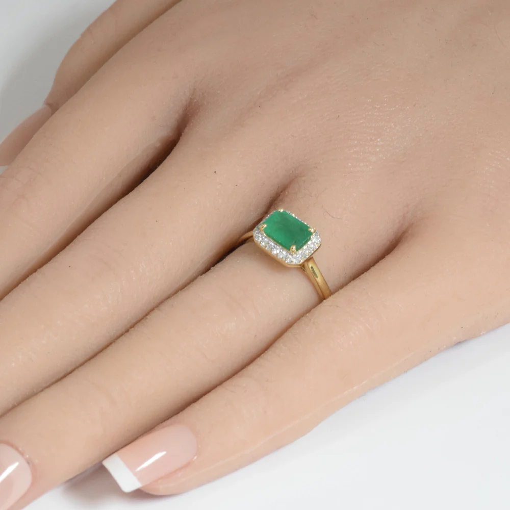 <span style="color:purple">SPECIAL!</span>.93ct G SI 14K Yellow Gold Diamond & Emerald Gemstone Ring Size 6.5 - Image 2