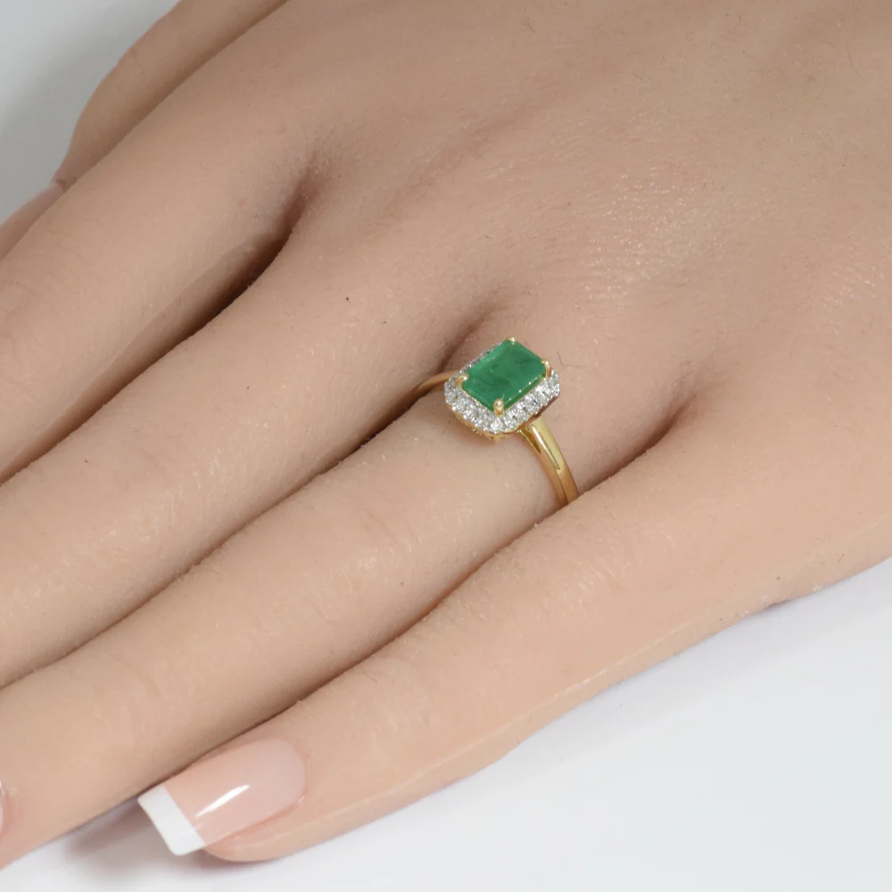 <span style="color:purple">SPECIAL!</span> .96ct G SI 14K Yellow Gold Diamond & Emerald Gemstone Ring Size 6.5 - Image 2