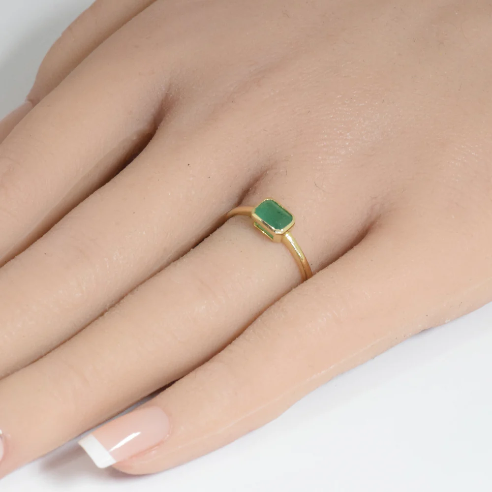 <span style="color:purple">SPECIAL!</span> .66ct G SI 14K Yellow Gold Bezel Set Emerald Gemstone Ring Size 6.5 - Image 2