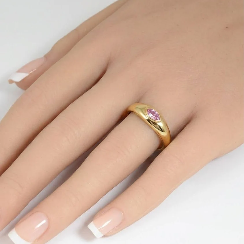 .09ct G SI 14kt Yellow Gold Pink Sapphire Gemstone Bezel Set Ring Size 6.5 - Image 2