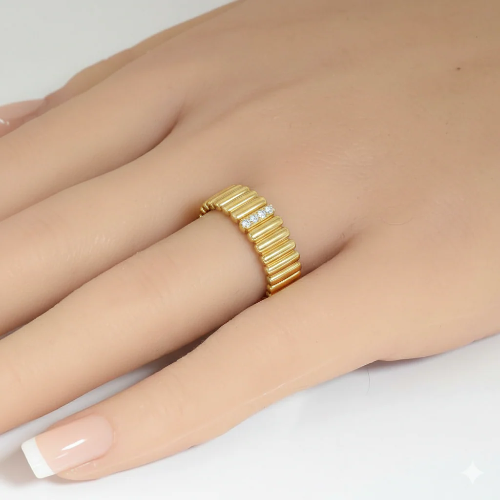 <span style="color:purple">SPECIAL!</span> .10ct G SI 14kt Yellow Gold Round Diamond Fluted Band Ring Size 6.5 - Image 2